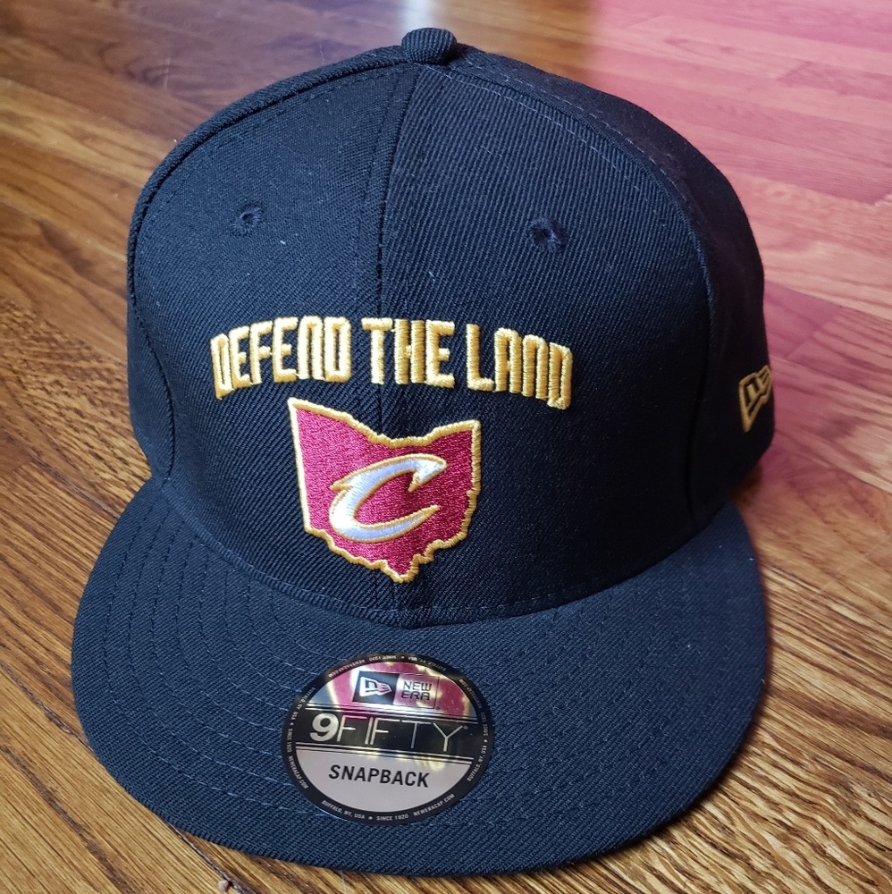 🚨ClosetCleanOut RARE Cavs snap-back